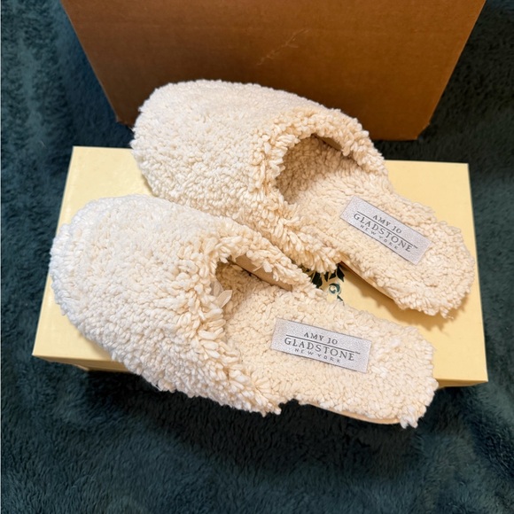 Amy Jo Gladstone Bam Bam Cream Shag Slippers size 7 - Picture 3 of 7